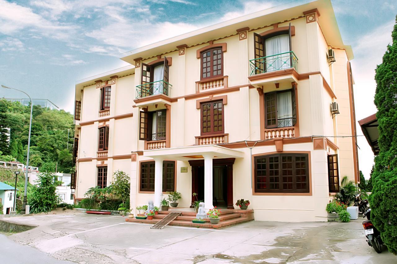 Khach San Cay Thong Hotell Tam Ðảo Exteriör bild