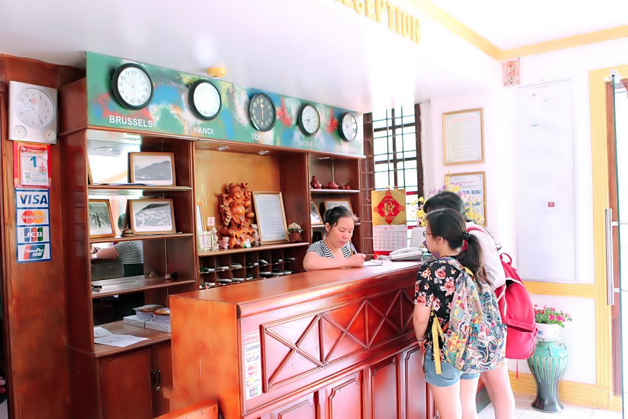 Khach San Cay Thong Hotell Tam Ðảo Exteriör bild